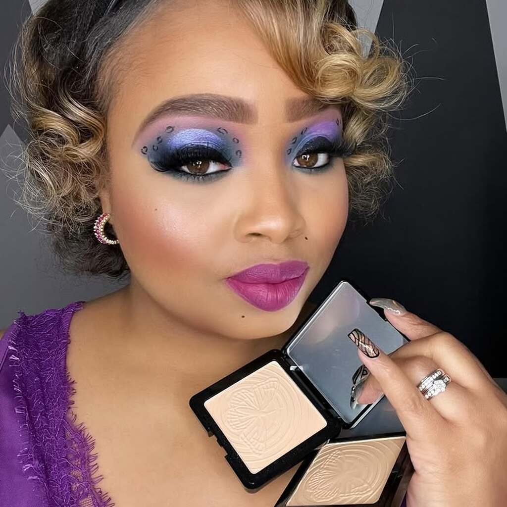 Whats Up Beauty - Wind Dancer Pressed Setting Powder - Shade Medium